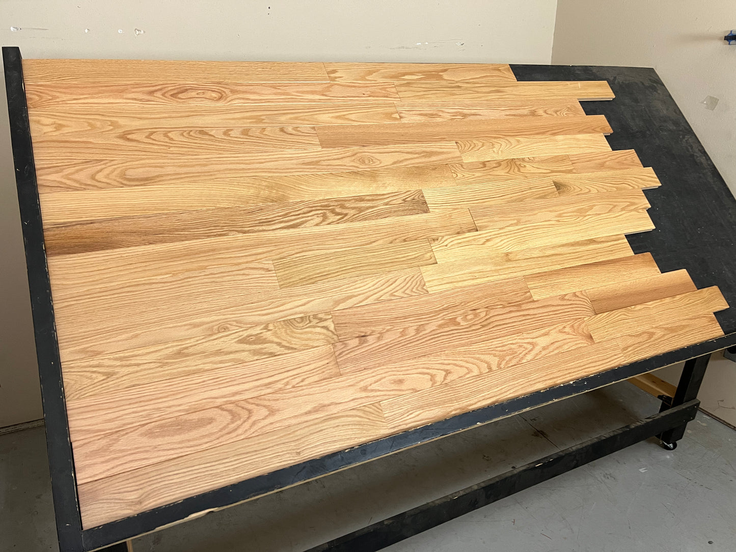Red Oak Clear / Natural Hardwood Flooring *Builder Grade*