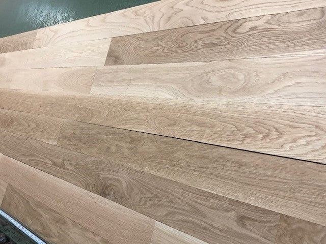 4 x 3/4 Unfinished White Oak Select & Better Solid Hardwood Flooring close up right angle shot