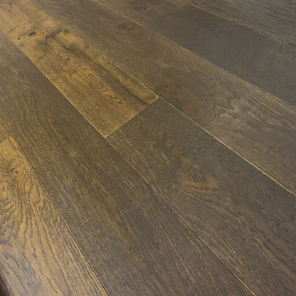 6" x 1/2" Engineered White Oak Winger Close Up to Show Grain