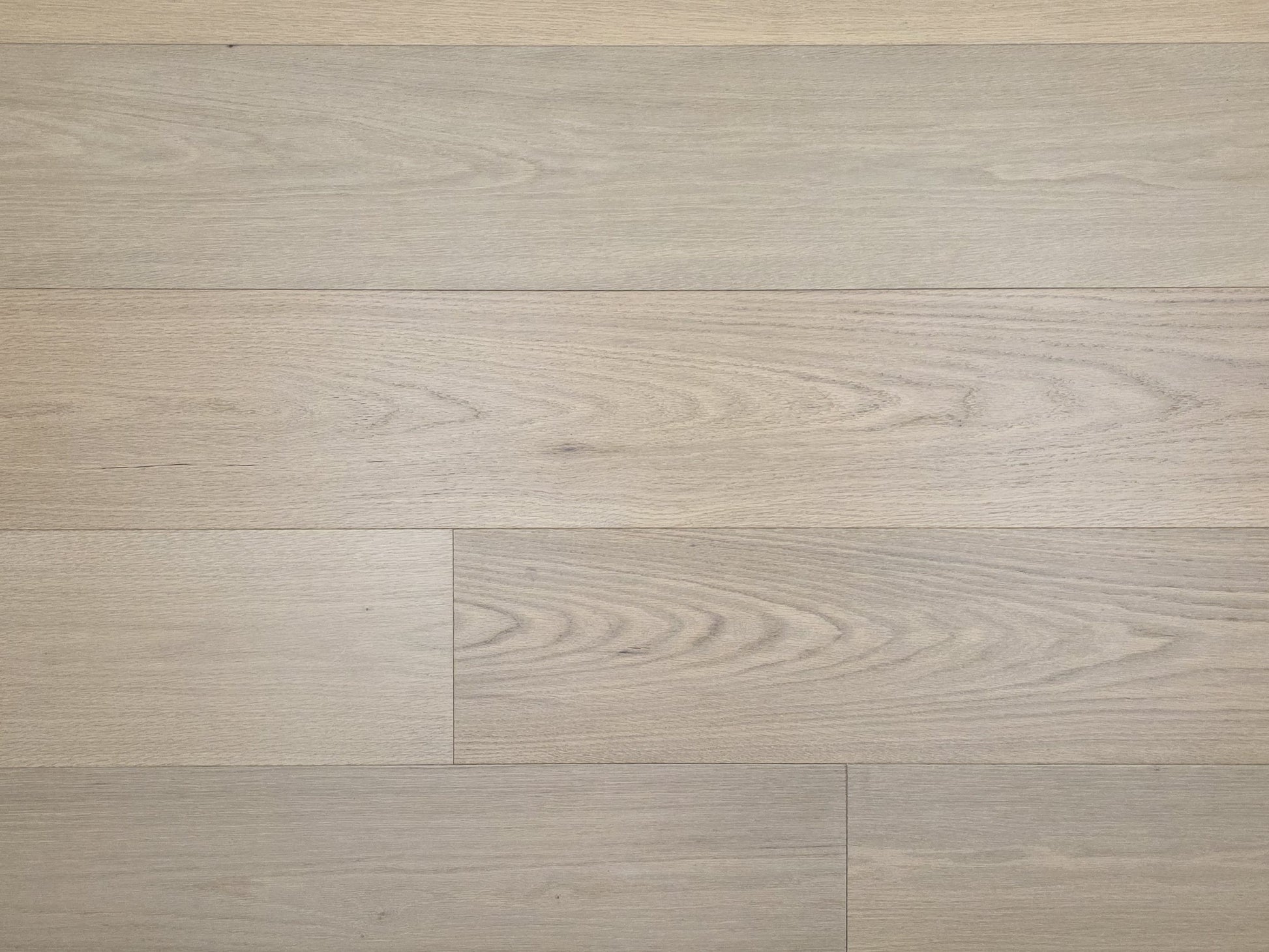 9 1/2" x 5/8" Engineered Red Oak Ophelia Hardwood Flooring close up