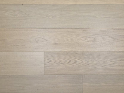 9 1/2" x 5/8" Engineered Red Oak Ophelia Hardwood Flooring close up