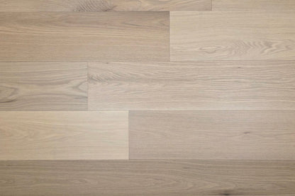 9 1/2" x 5/8" Engineered White Oak Sparrow Hardwood Flooring close up 
