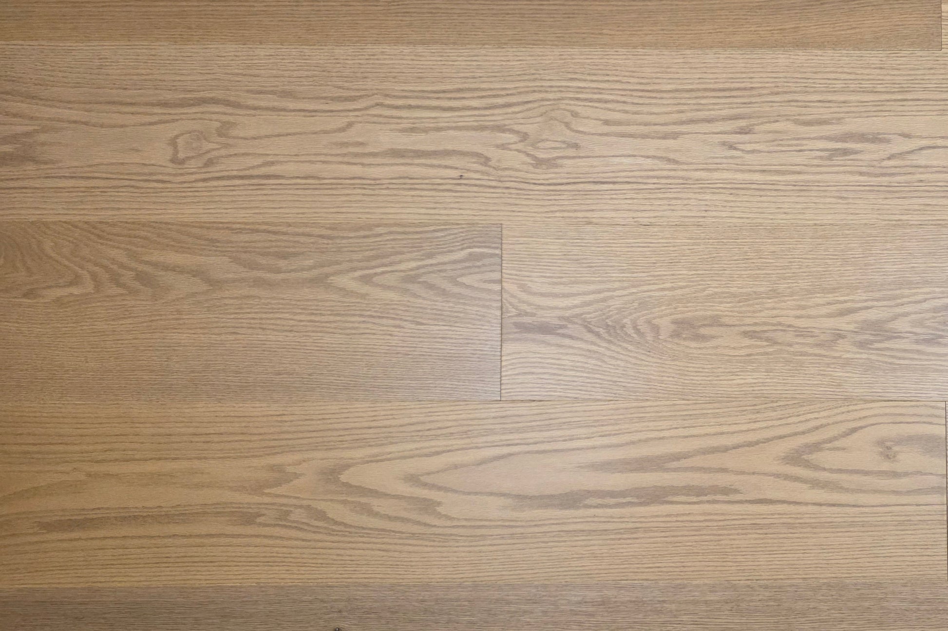 9 1/2" x 5/8" Engineered White Oak Waxwing Hardwood Flooring. Close up 
