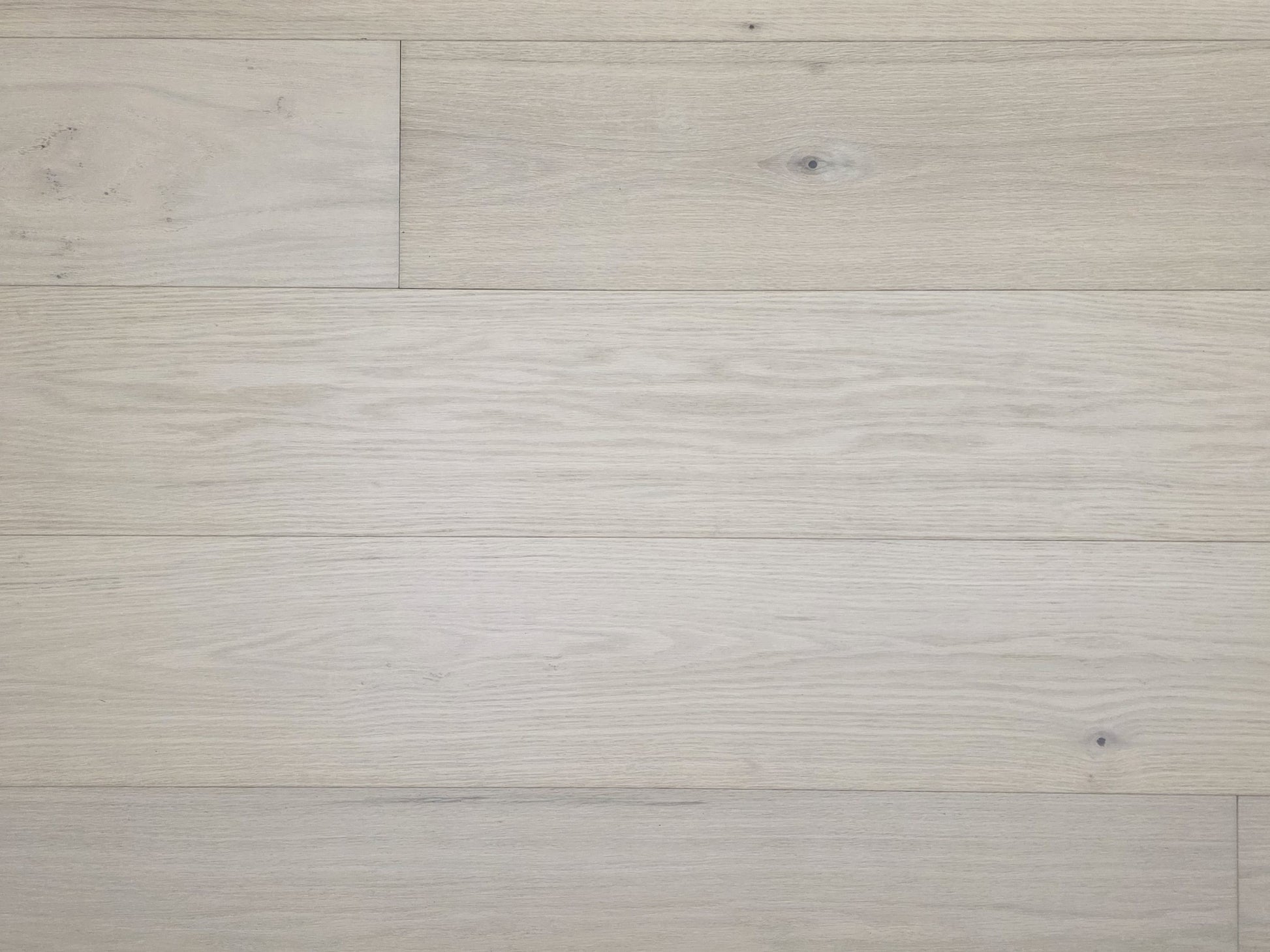 9 1/2" x 5/8" Engineered Red Oak Initium Hardwood Flooring close up