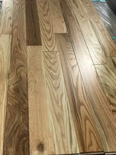 Load image into Gallery viewer, 3 1/4&quot; x 3/4&quot; Prefinished Red Oak Clear / Natural Stain Hardwood Flooring
